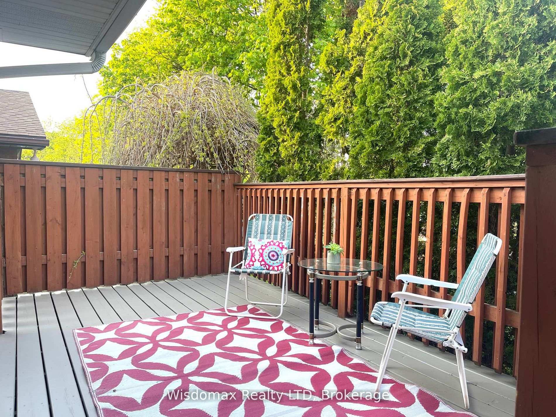 Photo 5 of 7 Greenmeadow Court, St. Catharines, Fairview — HOMEH