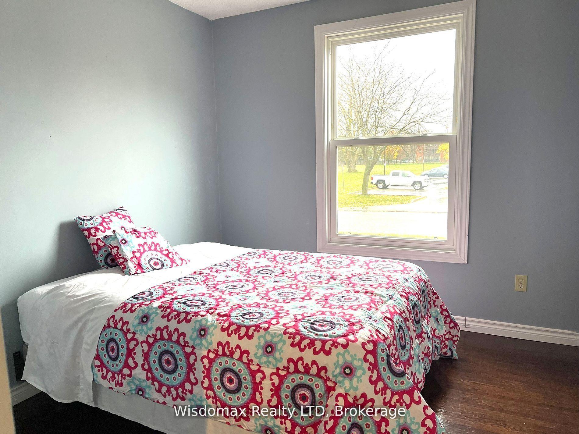 Photo 11 of 7 Greenmeadow Court, St. Catharines, Fairview — HOMEH