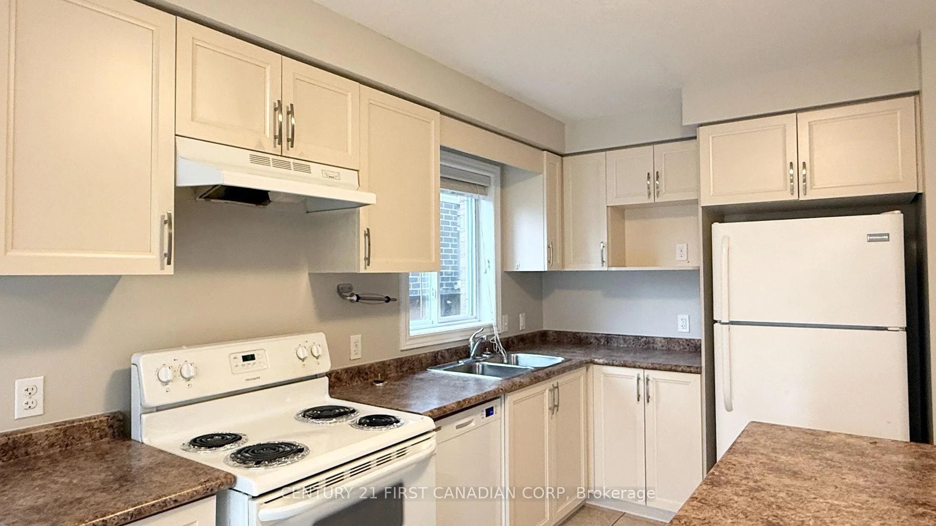 Photo 9 of 1864 Sedgefield Row, London, North S — HOMEH