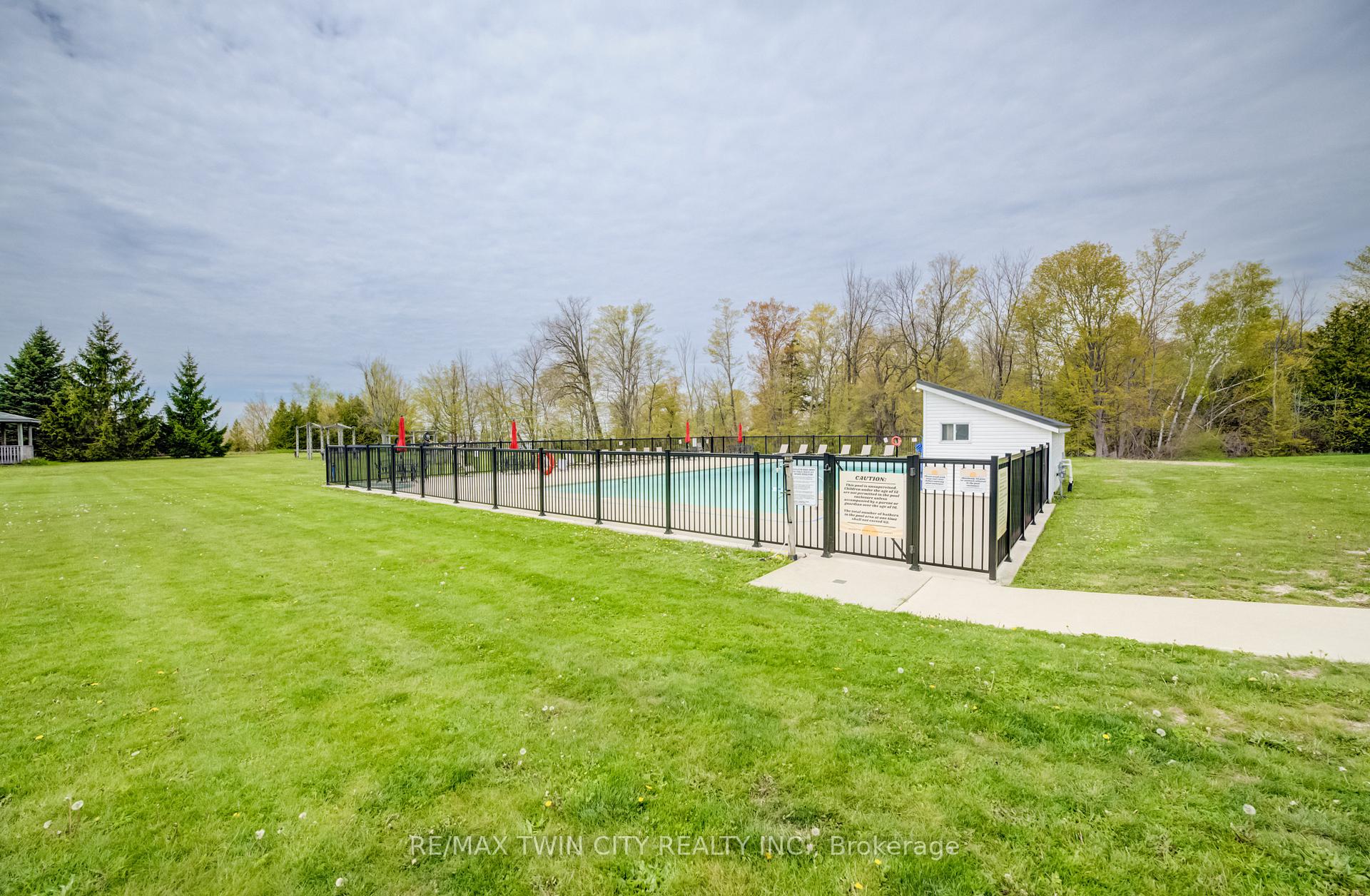Photo 34 of Unit 61, 77683 Bluewater Highway, Bluewater, Bayfield — HOMEH