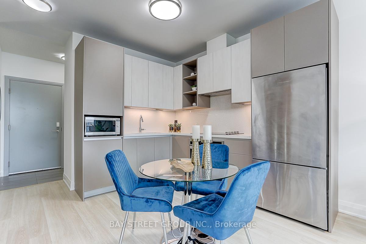 Photo 5 of Unit 907, 396 Hwy 7 Road E, Richmond Hill, Doncrest — HOMEH