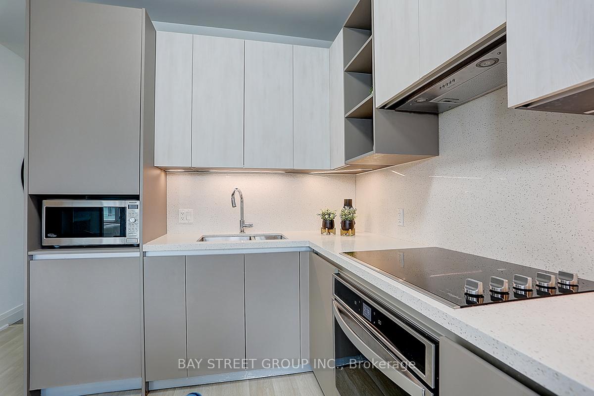 Photo 16 of Unit 907, 396 Hwy 7 Road E, Richmond Hill, Doncrest — HOMEH