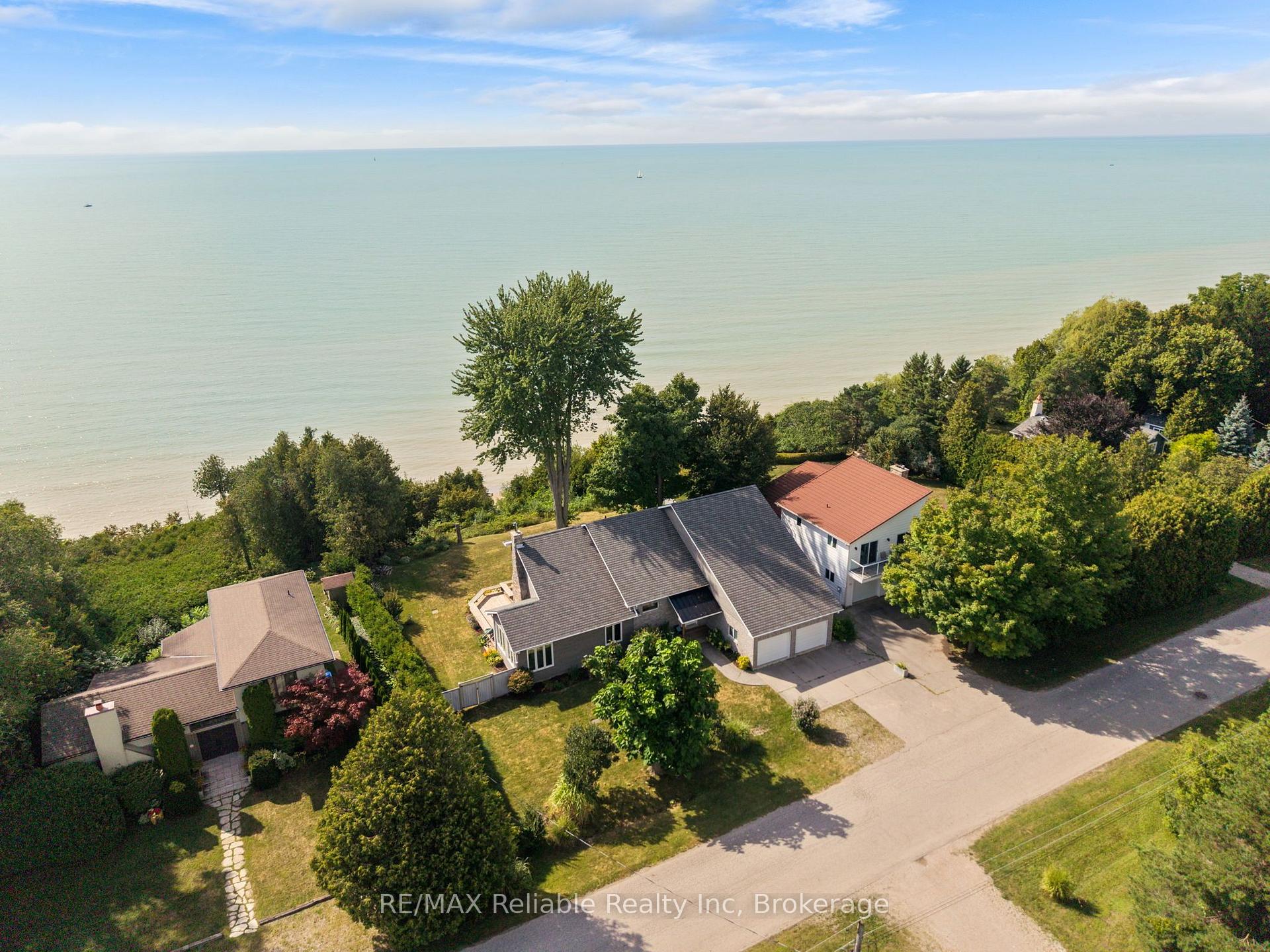 Photo 2 of 113 Tuyll Street, Bluewater, Bayfield — HOMEH