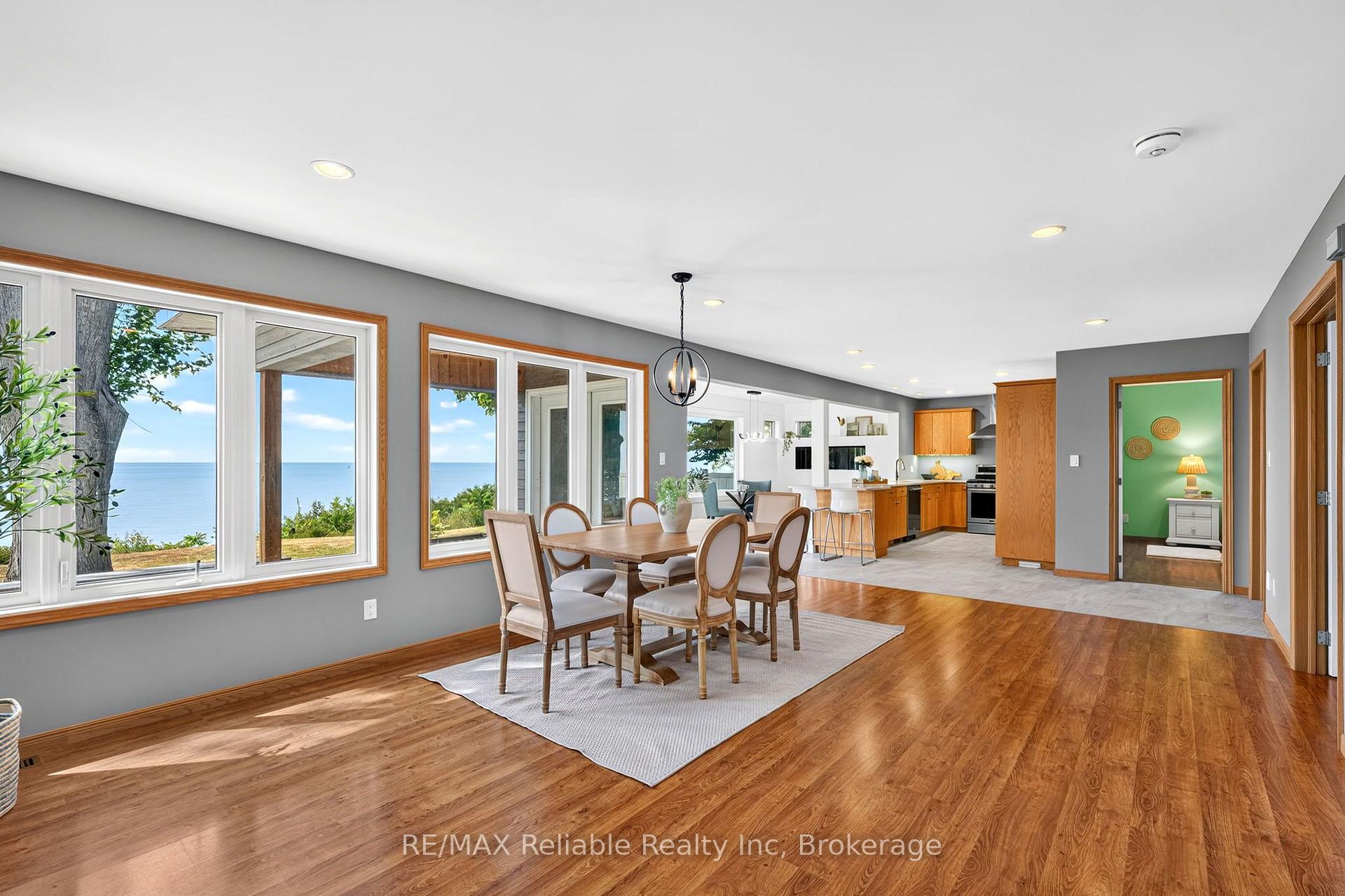 Photo 6 of 113 Tuyll Street, Bluewater, Bayfield — HOMEH