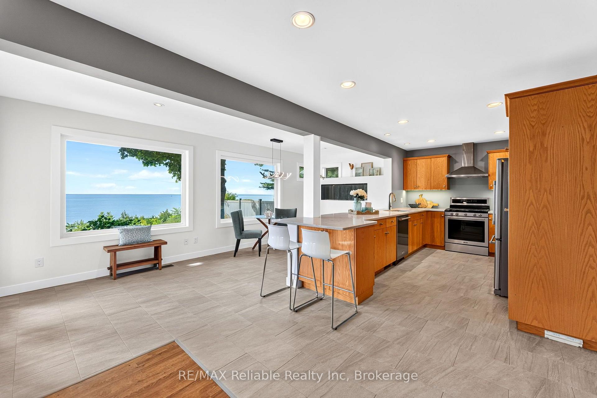 Photo 8 of 113 Tuyll Street, Bluewater, Bayfield — HOMEH