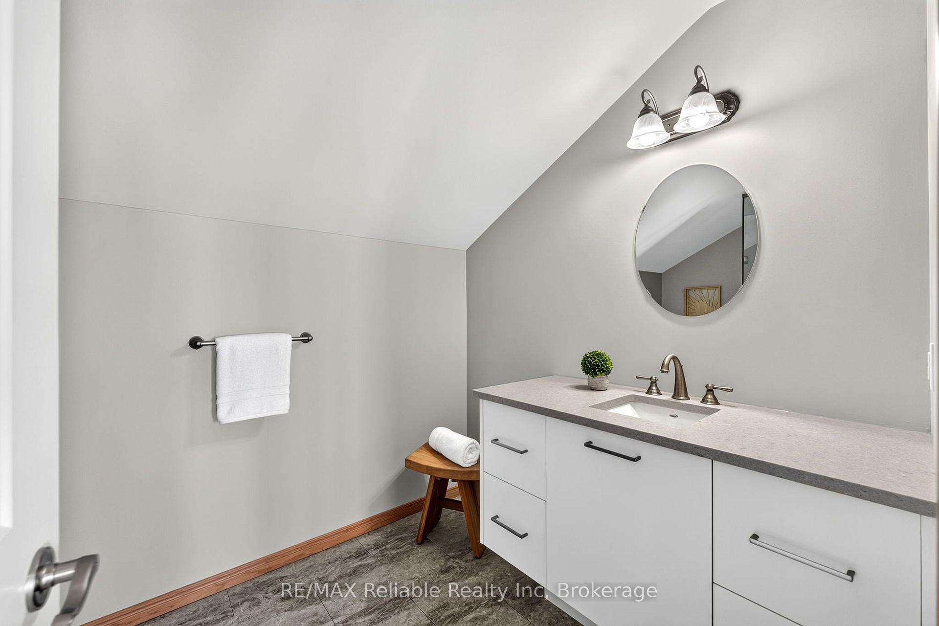 Photo 33 of 113 Tuyll Street, Bluewater, Bayfield — HOMEH