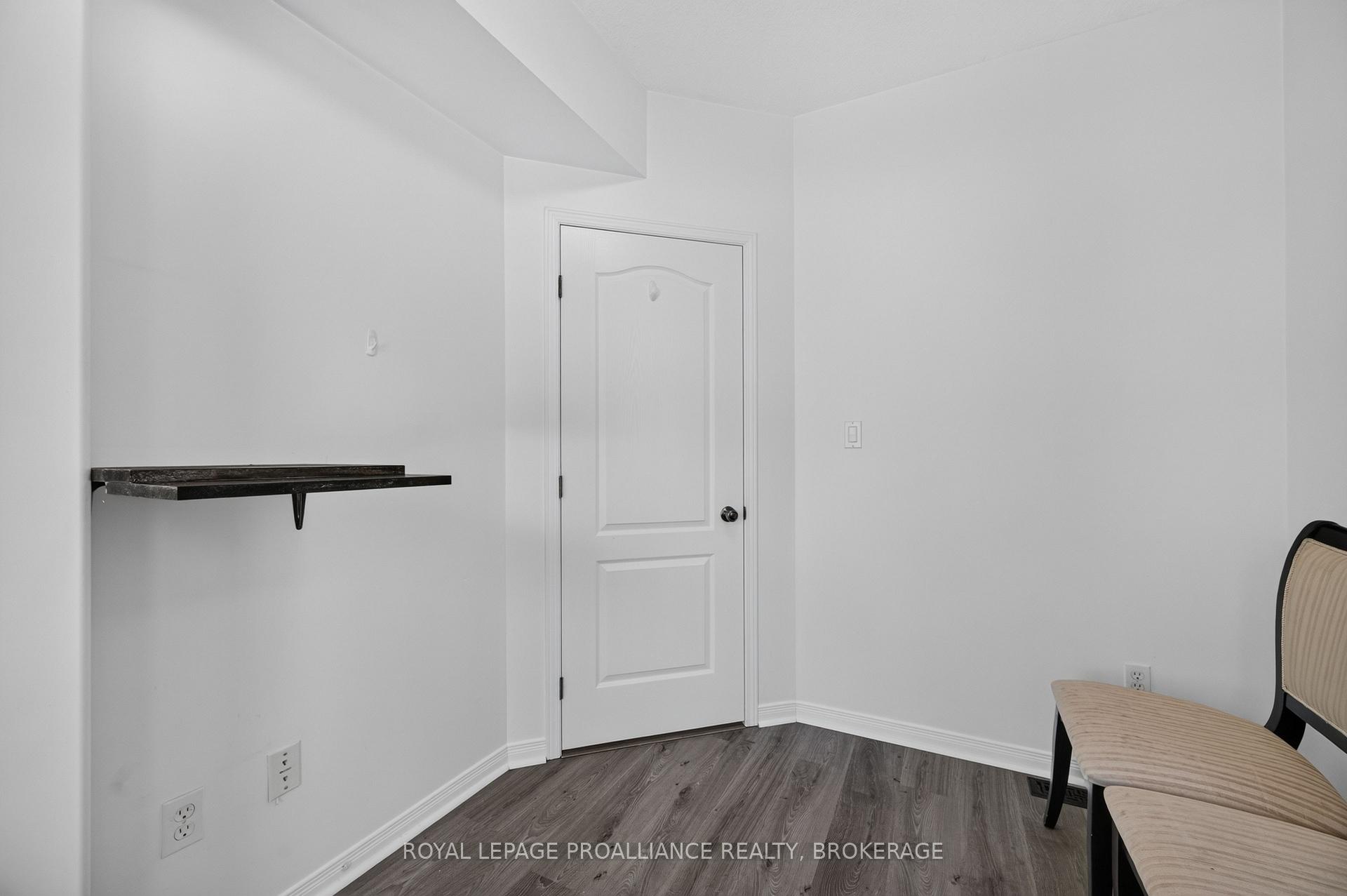 Photo 7 of 445 Maureen Street, Kingston, Kingston East (Incl Barret Crt) — HOMEH