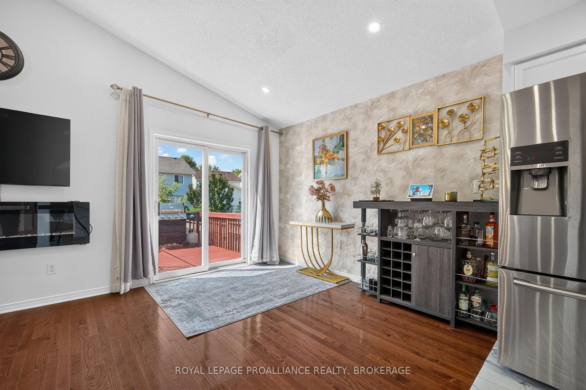 Photo 13 of 445 Maureen Street, Kingston, Kingston East (Incl Barret Crt) — HOMEH