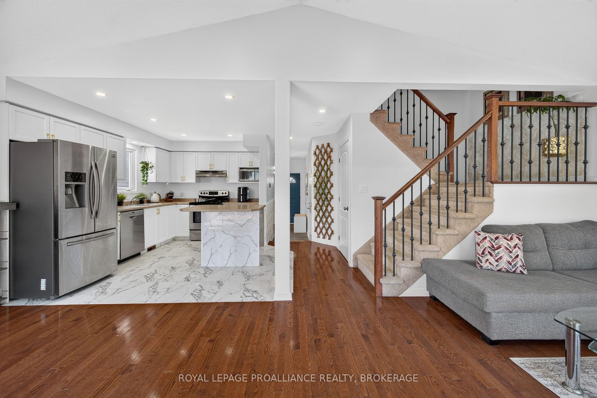 Photo 14 of 445 Maureen Street, Kingston, Kingston East (Incl Barret Crt) — HOMEH