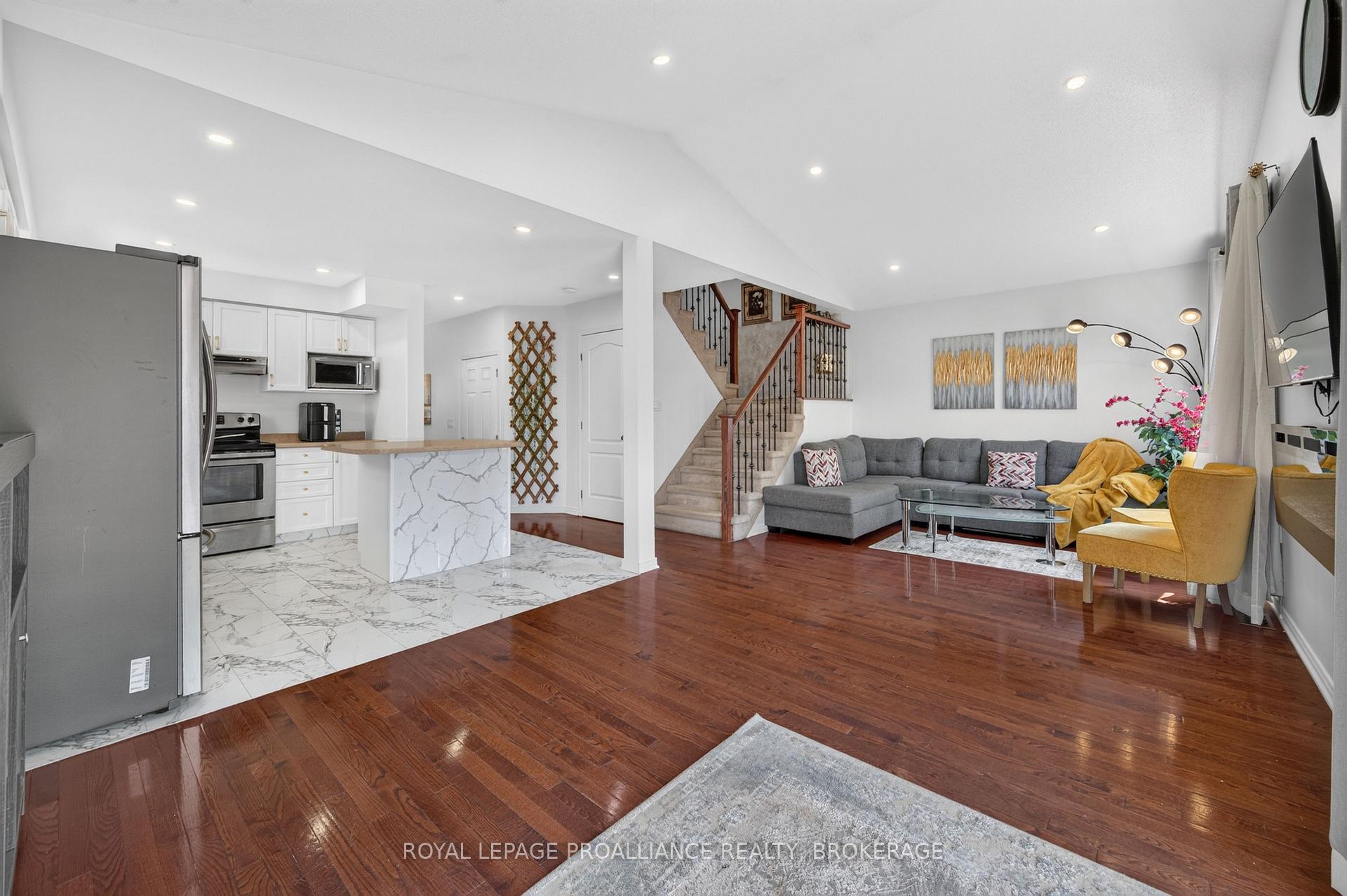 Photo 15 of 445 Maureen Street, Kingston, Kingston East (Incl Barret Crt) — HOMEH
