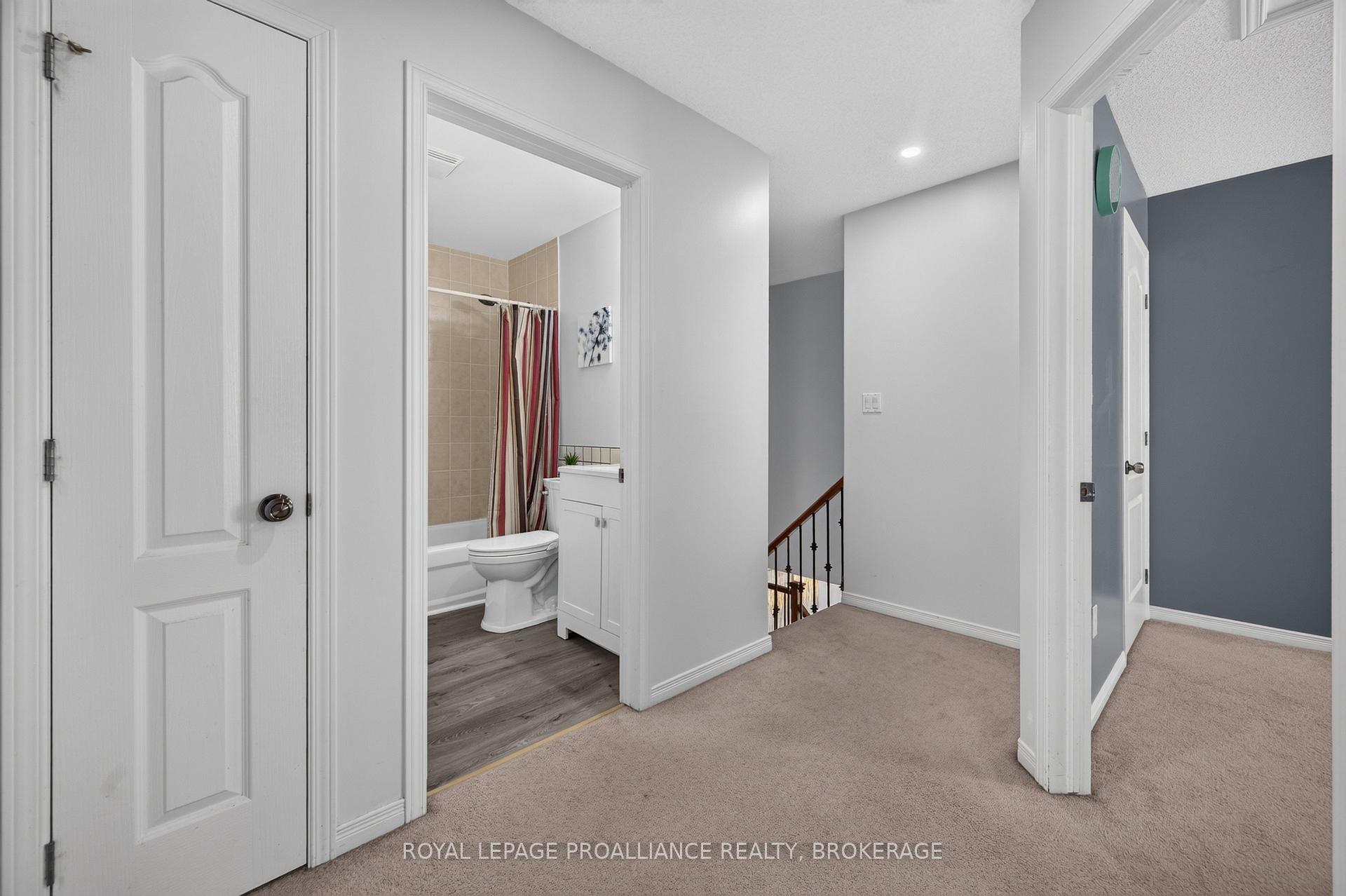 Photo 17 of 445 Maureen Street, Kingston, Kingston East (Incl Barret Crt) — HOMEH