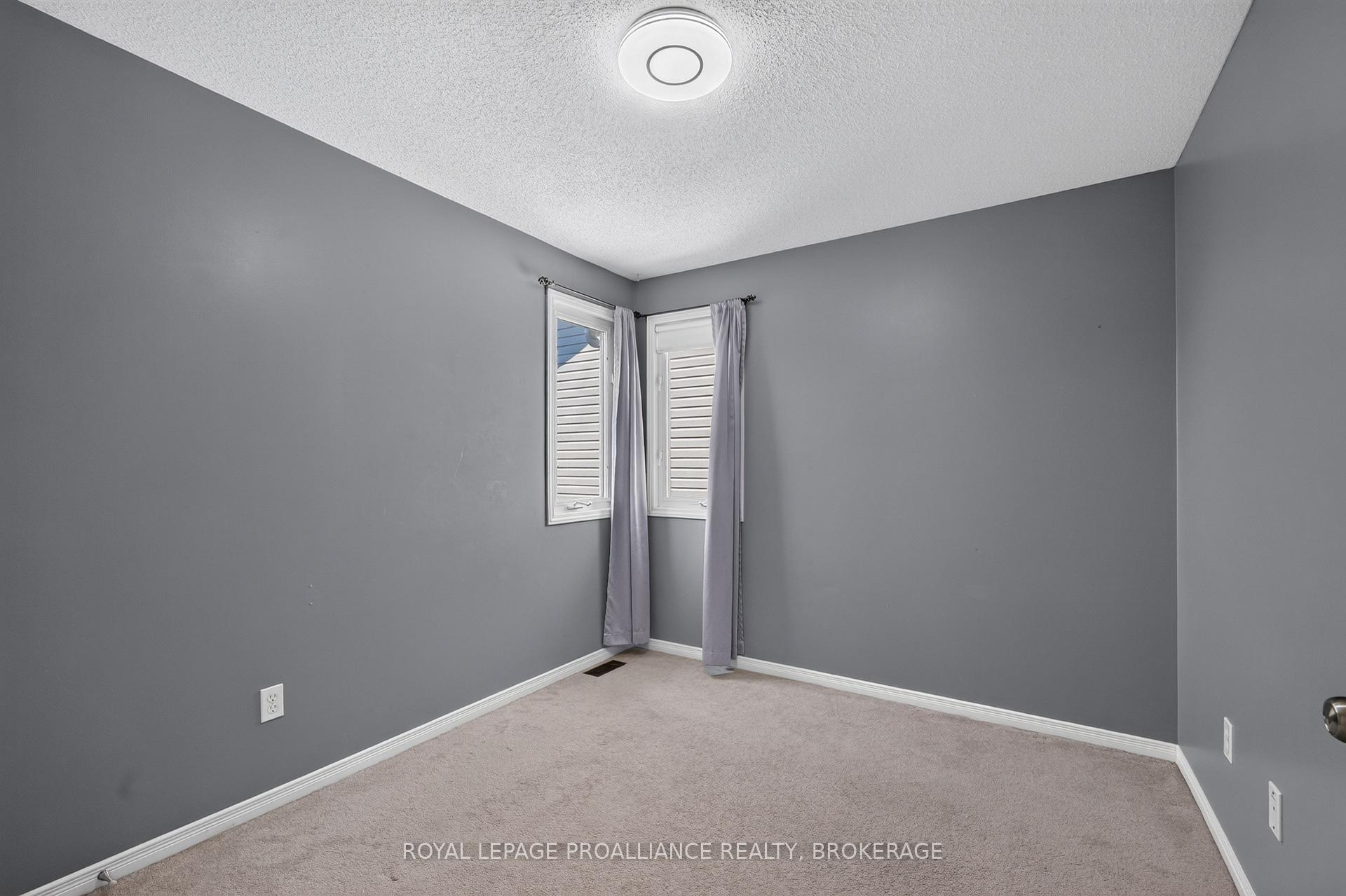 Photo 20 of 445 Maureen Street, Kingston, Kingston East (Incl Barret Crt) — HOMEH