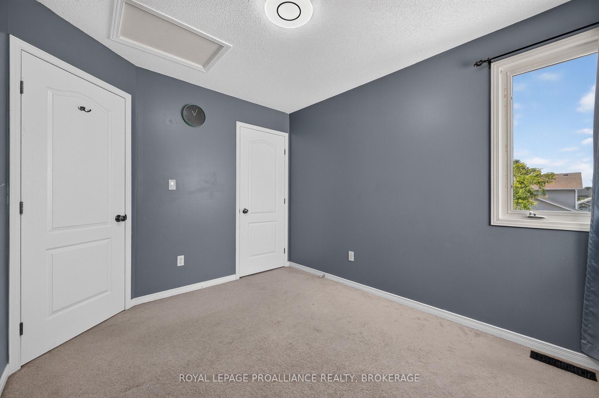 Photo 21 of 445 Maureen Street, Kingston, Kingston East (Incl Barret Crt) — HOMEH