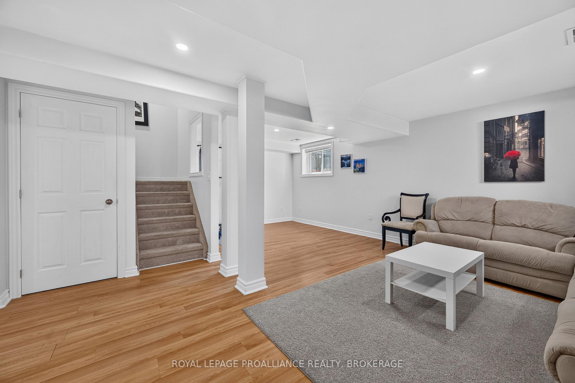 Photo 28 of 445 Maureen Street, Kingston, Kingston East (Incl Barret Crt) — HOMEH
