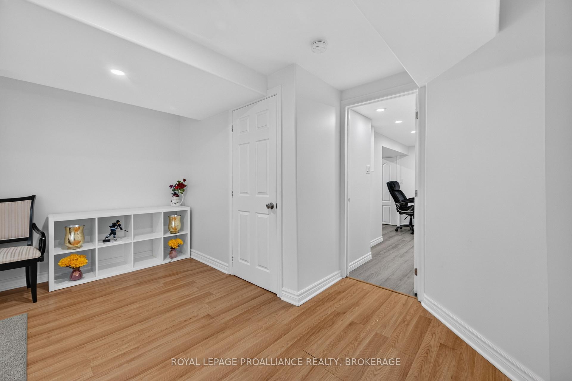 Photo 29 of 445 Maureen Street, Kingston, Kingston East (Incl Barret Crt) — HOMEH