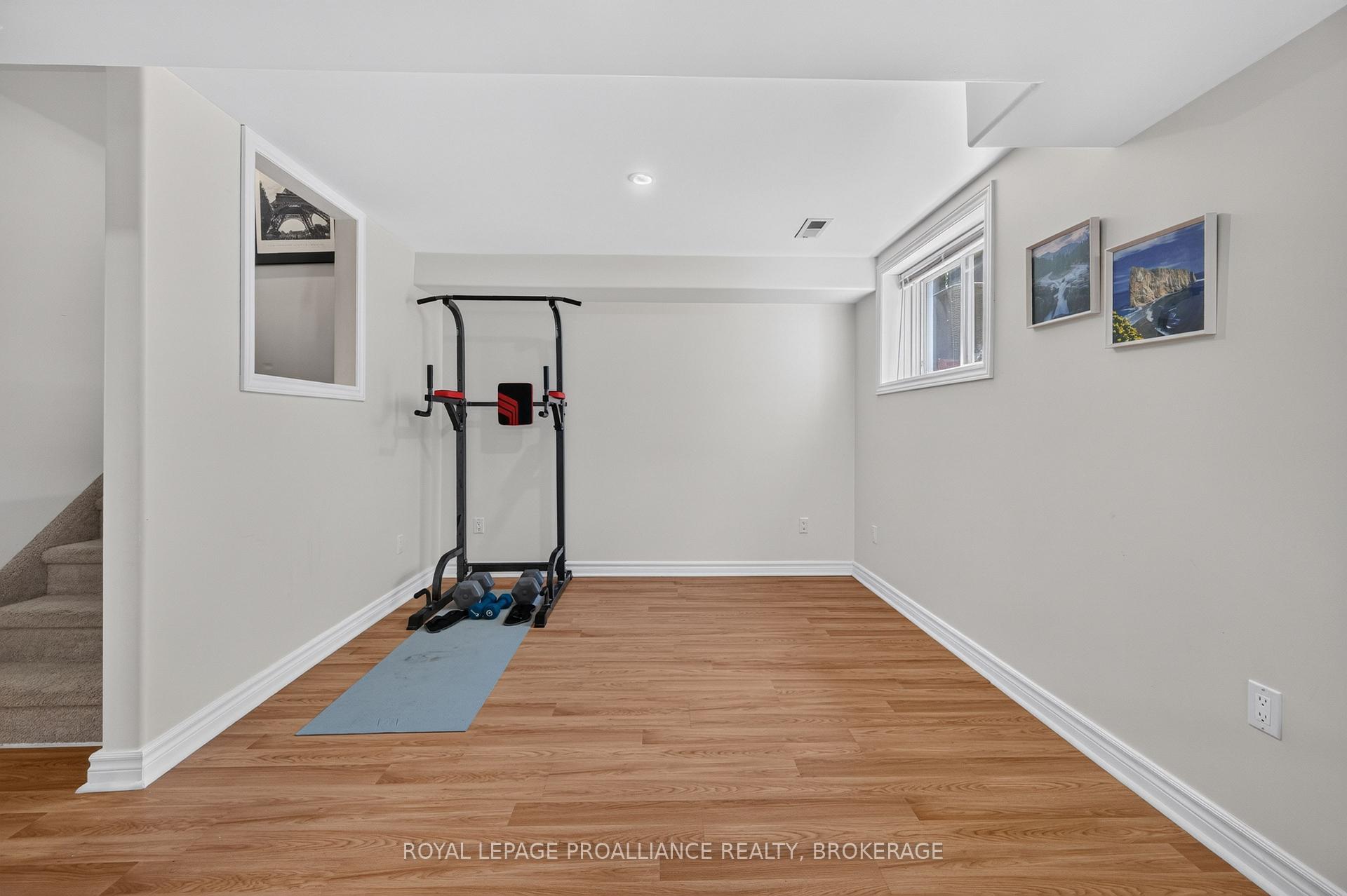 Photo 31 of 445 Maureen Street, Kingston, Kingston East (Incl Barret Crt) — HOMEH