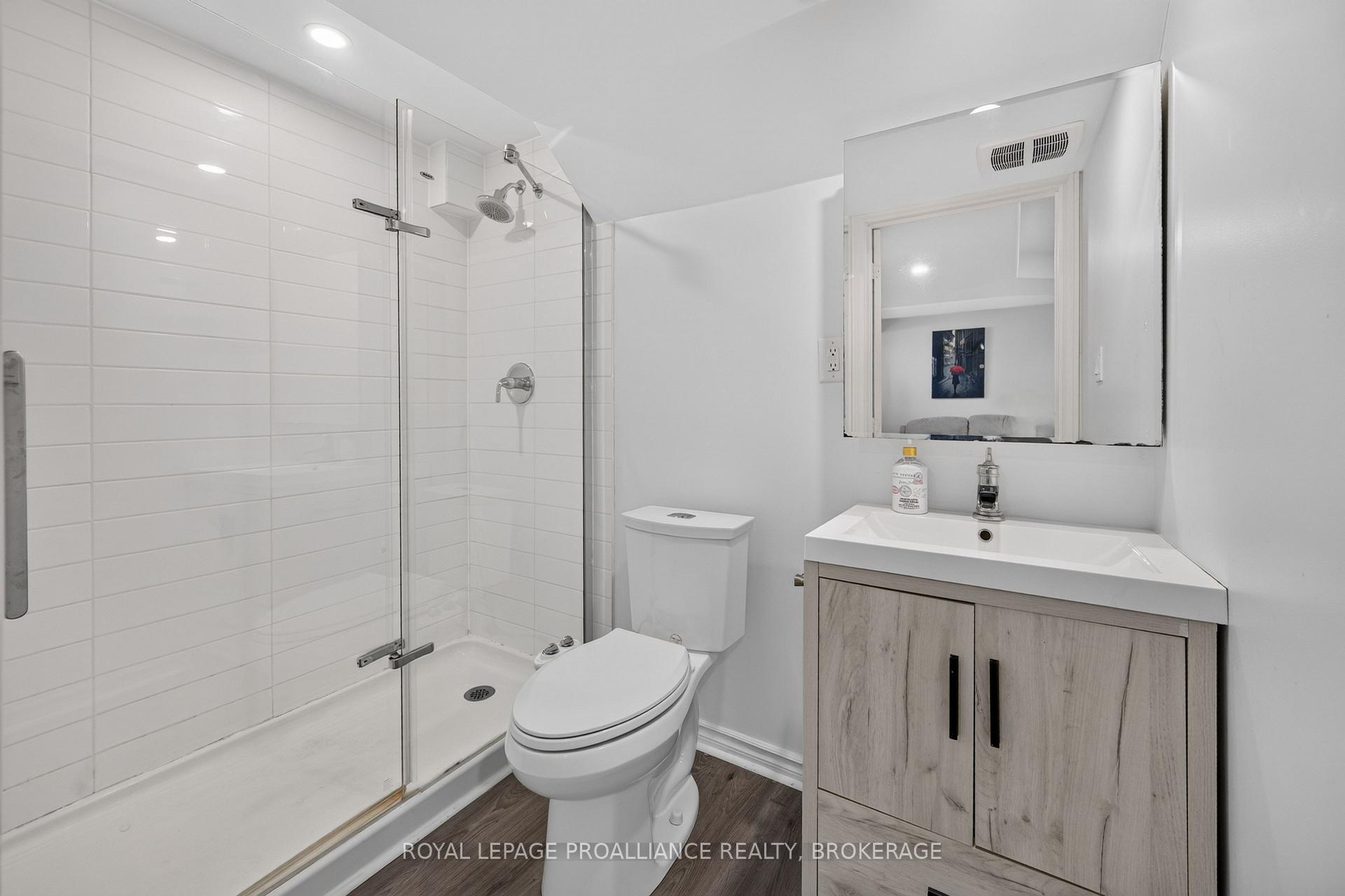 Photo 32 of 445 Maureen Street, Kingston, Kingston East (Incl Barret Crt) — HOMEH