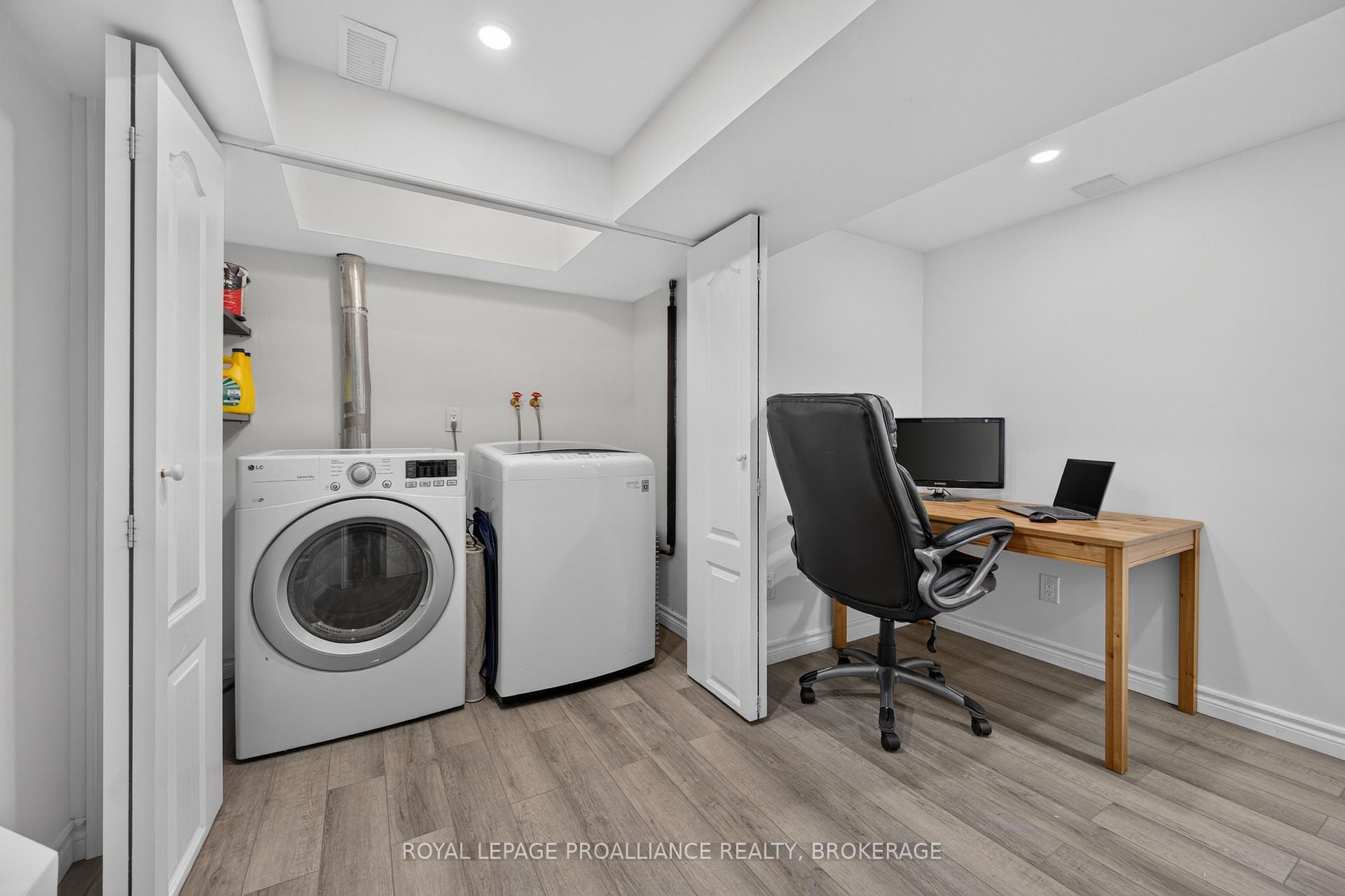 Photo 34 of 445 Maureen Street, Kingston, Kingston East (Incl Barret Crt) — HOMEH