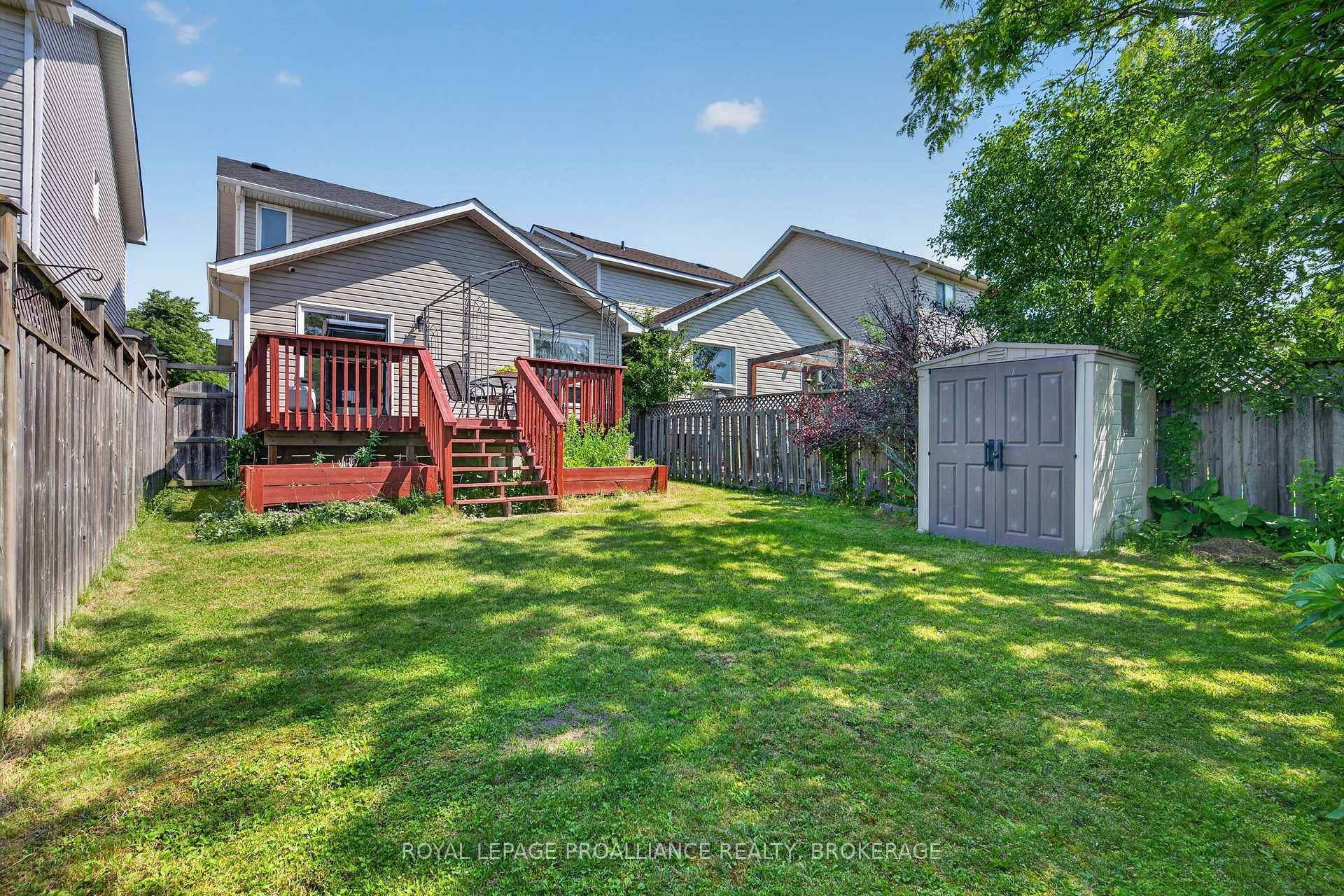 Photo 38 of 445 Maureen Street, Kingston, Kingston East (Incl Barret Crt) — HOMEH