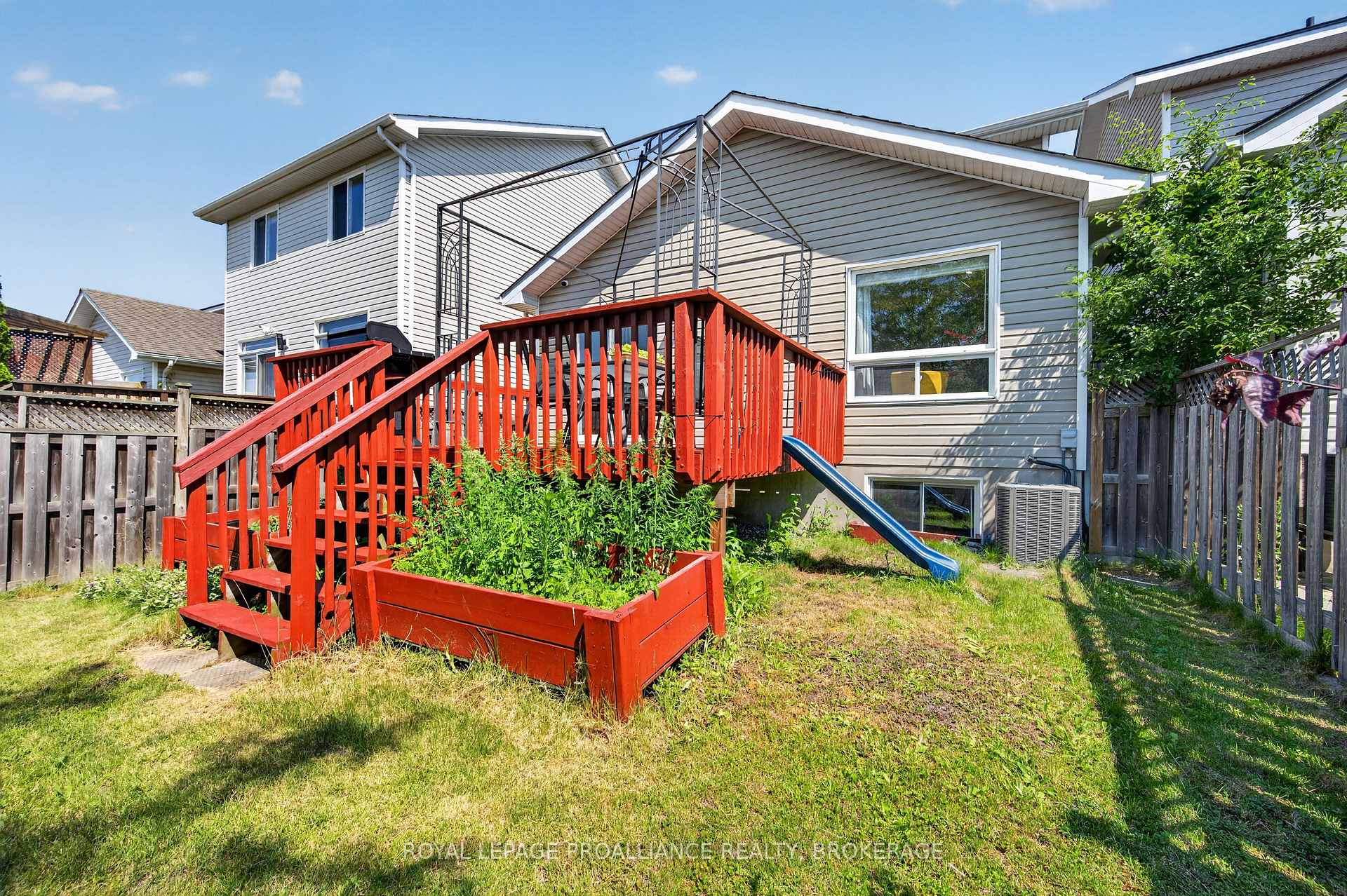 Photo 39 of 445 Maureen Street, Kingston, Kingston East (Incl Barret Crt) — HOMEH