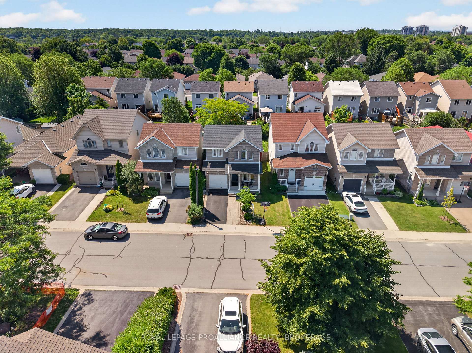 Photo 40 of 445 Maureen Street, Kingston, Kingston East (Incl Barret Crt) — HOMEH