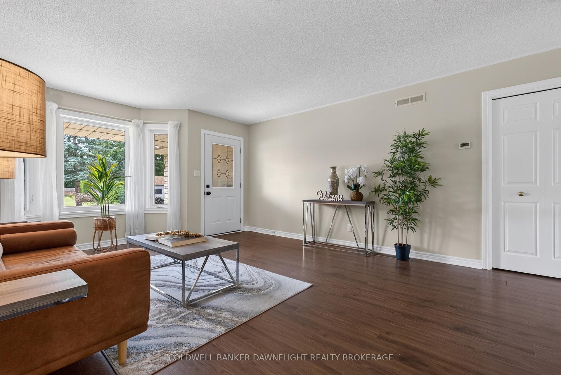 Photo 4 of 14 Gregus Court, South Huron, Exeter — HOMEH