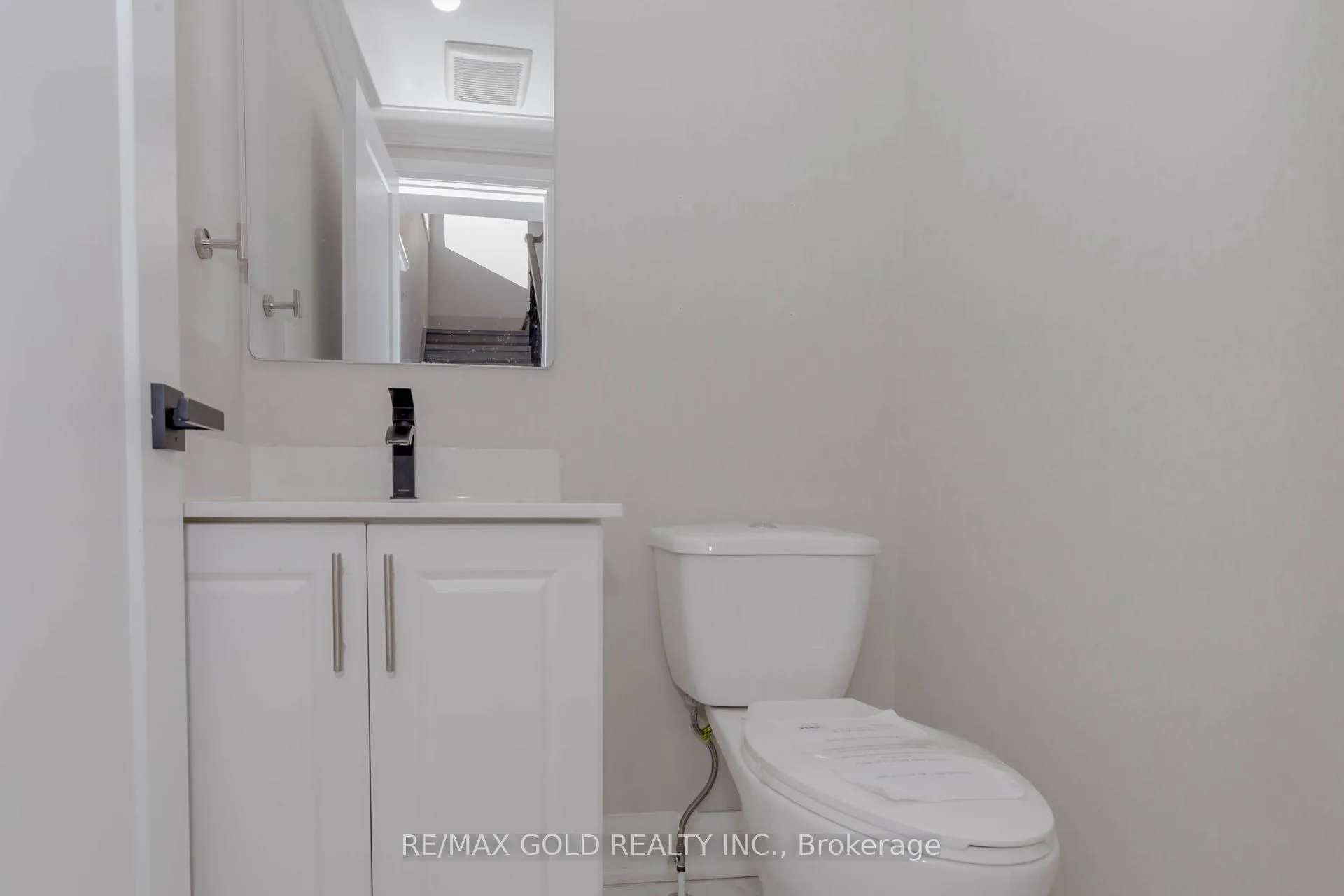 Photo 14 of 63 Floribunda Crescent, Brampton, Bramalea West Industrial — HOMEH