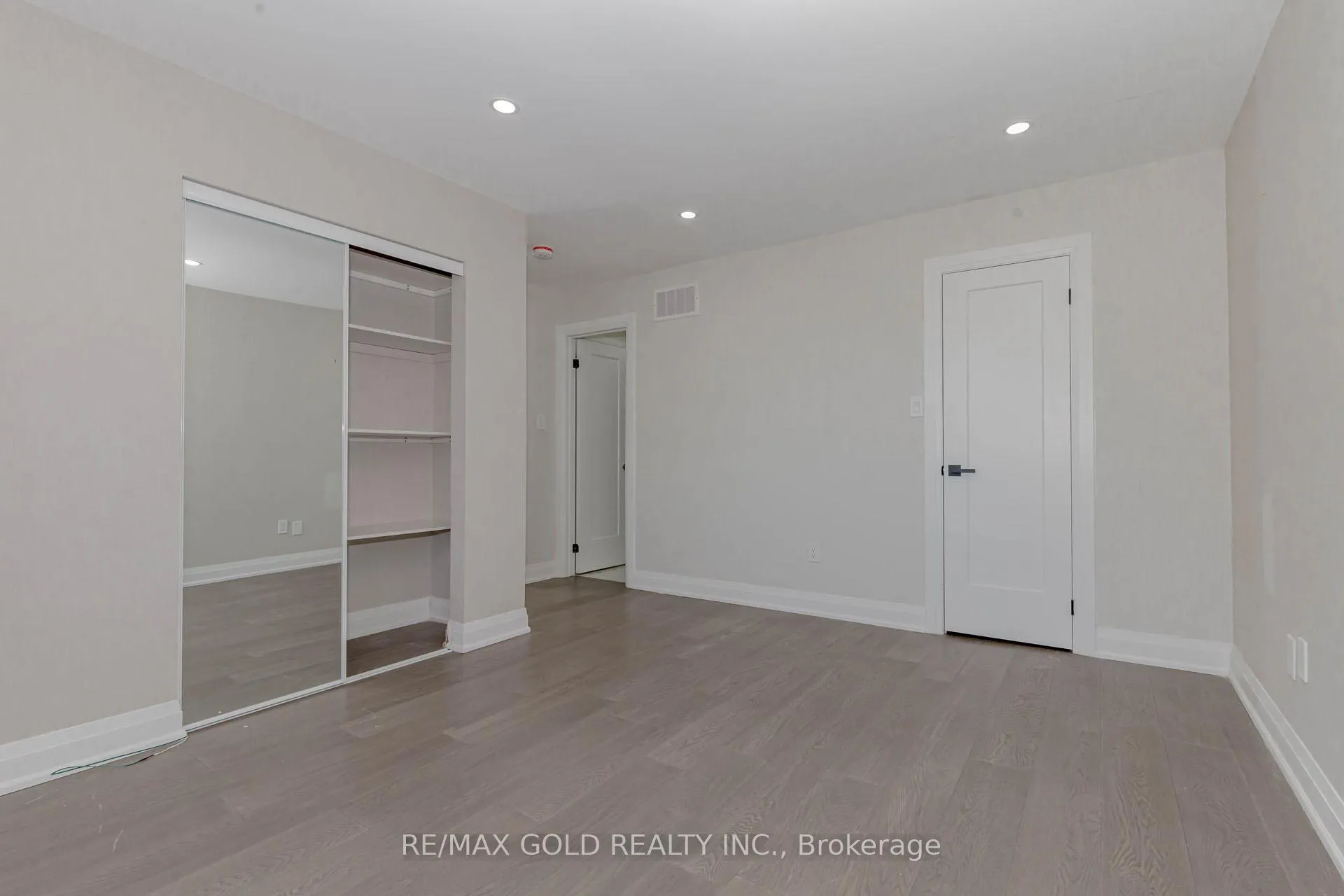 Photo 21 of 63 Floribunda Crescent, Brampton, Bramalea West Industrial — HOMEH