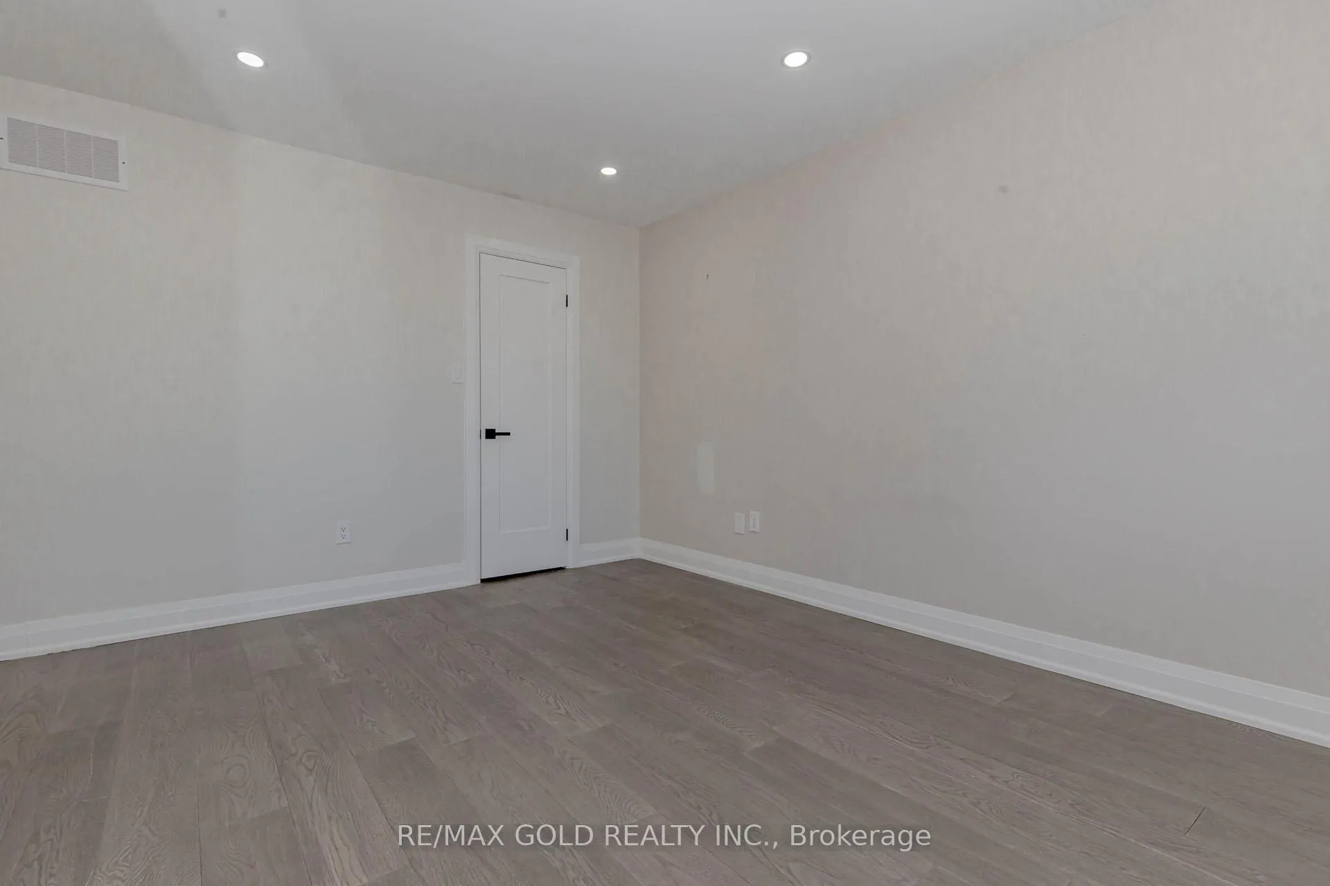 Photo 22 of 63 Floribunda Crescent, Brampton, Bramalea West Industrial — HOMEH