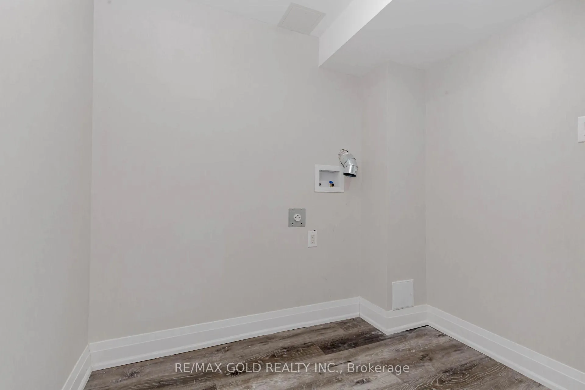 Photo 32 of 63 Floribunda Crescent, Brampton, Bramalea West Industrial — HOMEH