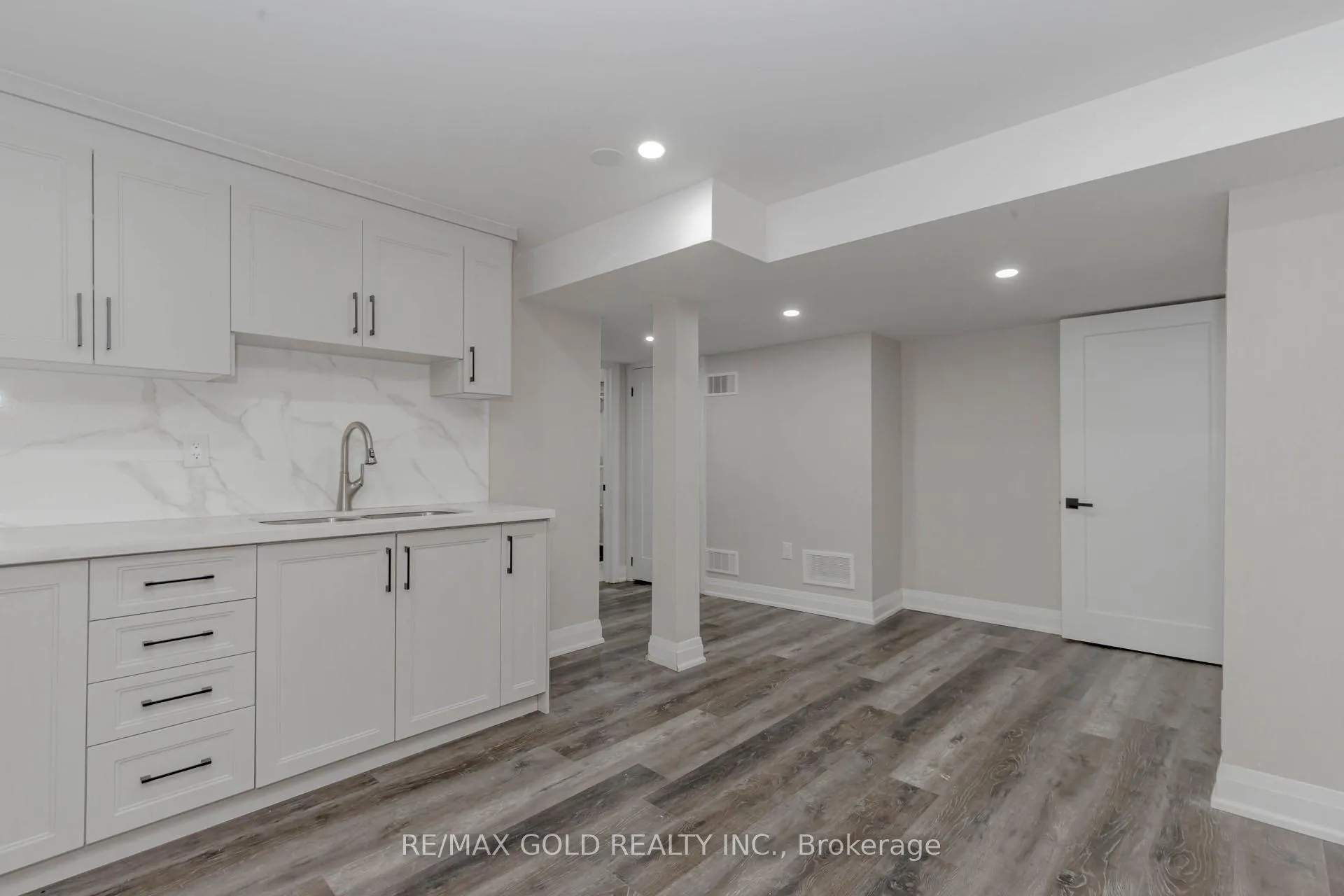 Photo 37 of 63 Floribunda Crescent, Brampton, Bramalea West Industrial — HOMEH