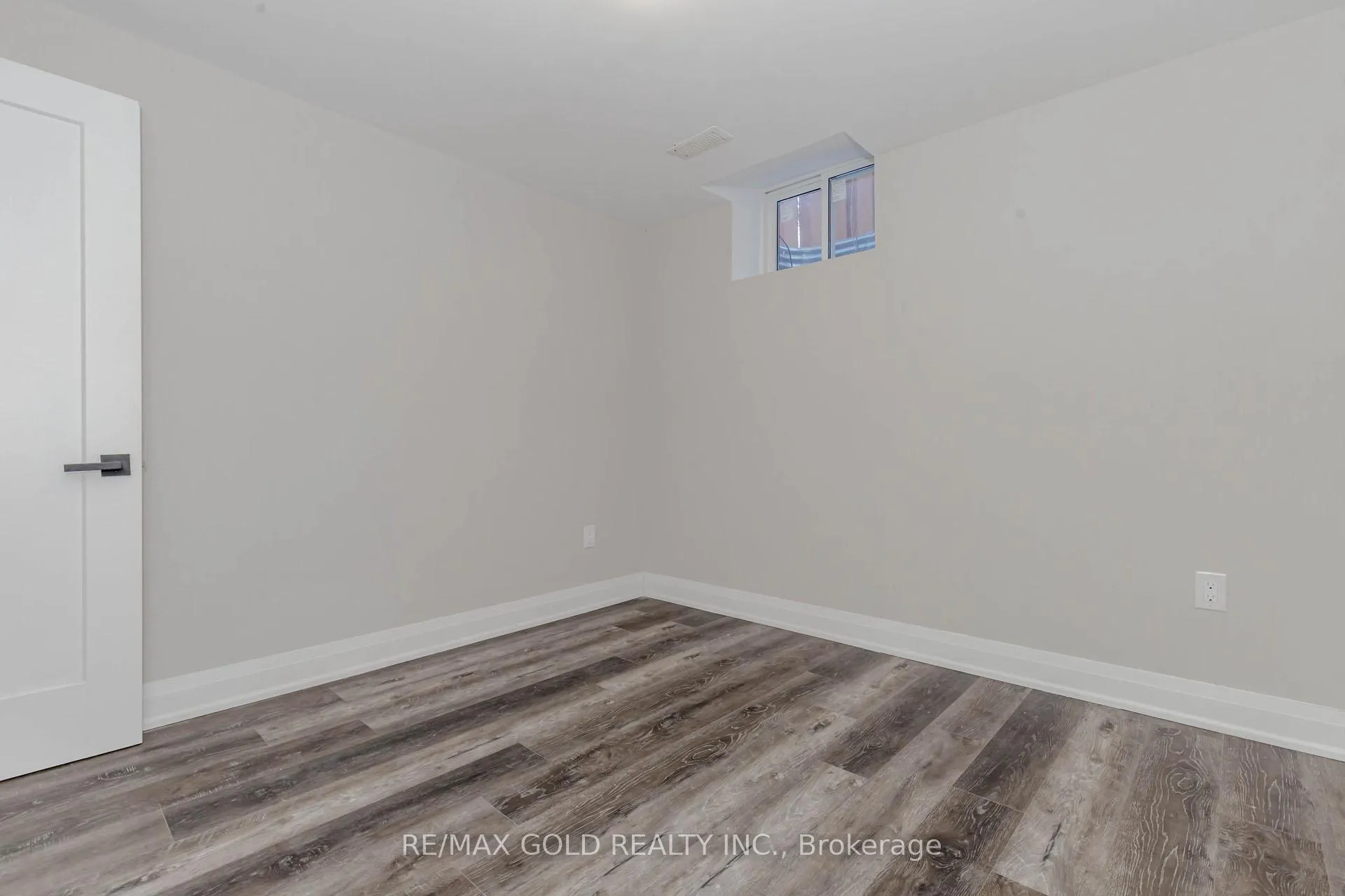 Photo 39 of 63 Floribunda Crescent, Brampton, Bramalea West Industrial — HOMEH