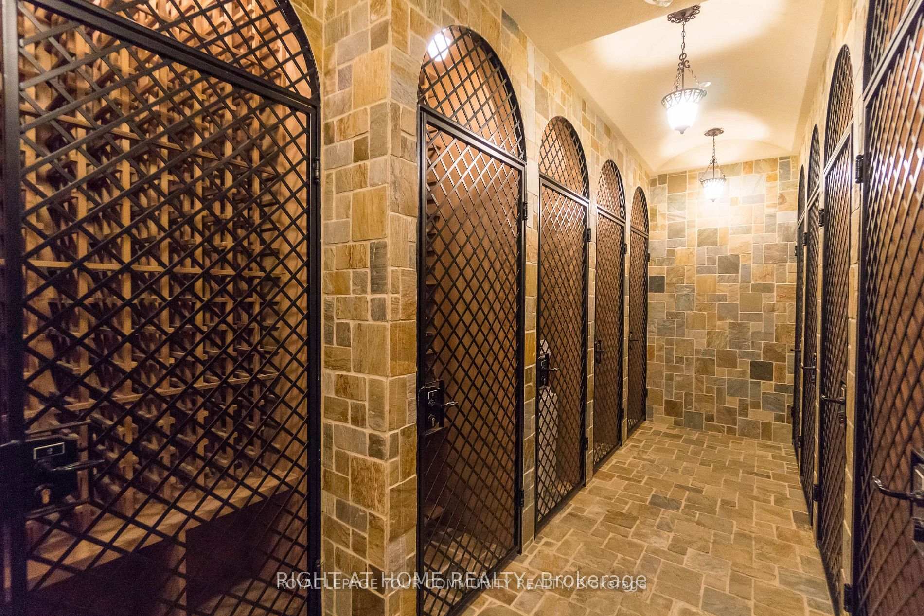 Photo 19 of Unit 512, 9245 Jane Street, Vaughan, Maple — HOMEH