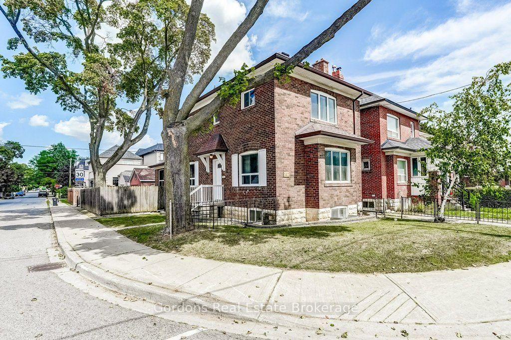 Photo 2 of 142 Lawrence Avenue W, Toronto, Lawrence Park North — HOMEH