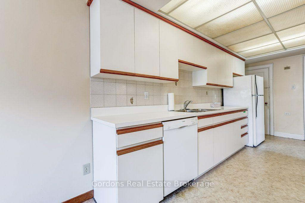 Photo 18 of 142 Lawrence Avenue W, Toronto, Lawrence Park North — HOMEH