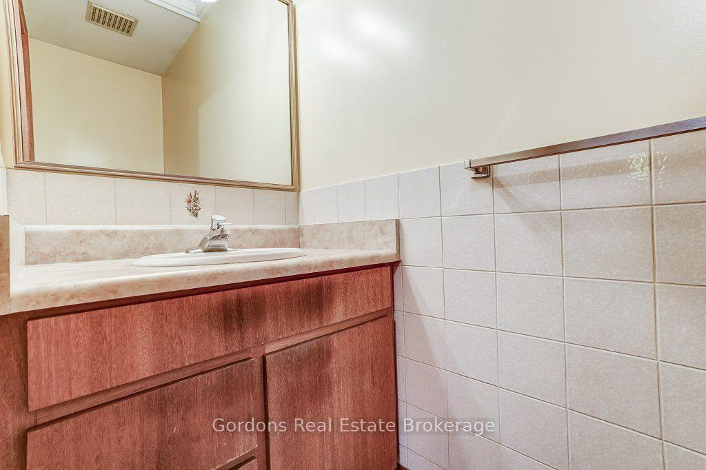 Photo 23 of 142 Lawrence Avenue W, Toronto, Lawrence Park North — HOMEH