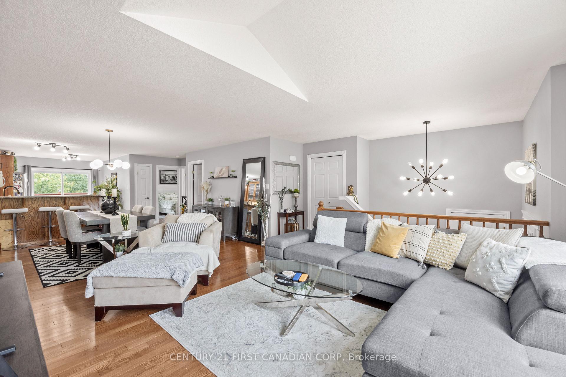 Photo 10 of 34 Brock Street, St. Thomas — HOMEH