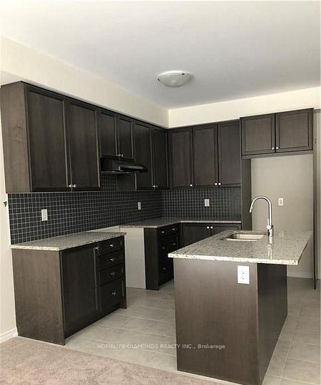 Photo 2 of 7706 Shagbark Avenue, Niagara Falls, Brown — HOMEH