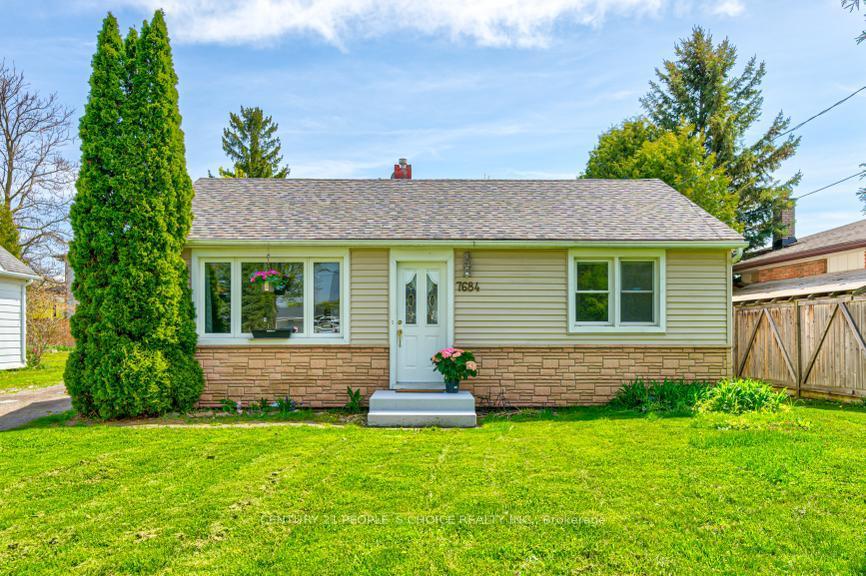 Photo 1 of 7684 Badger Road, Niagara Falls, West Wood — HOMEH