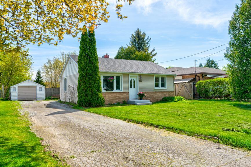 Photo 4 of 7684 Badger Road, Niagara Falls, West Wood — HOMEH