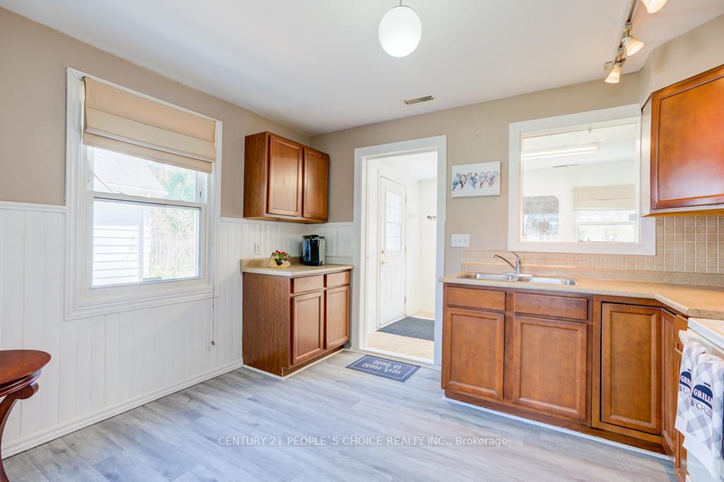 Photo 11 of 7684 Badger Road, Niagara Falls, West Wood — HOMEH