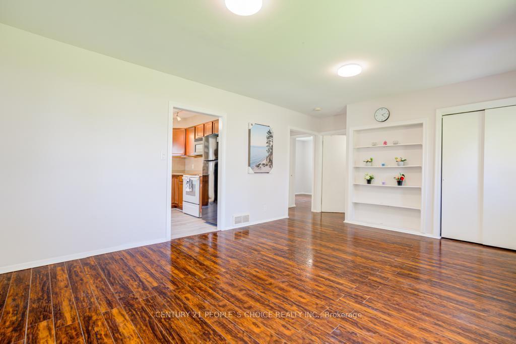 Photo 12 of 7684 Badger Road, Niagara Falls, West Wood — HOMEH