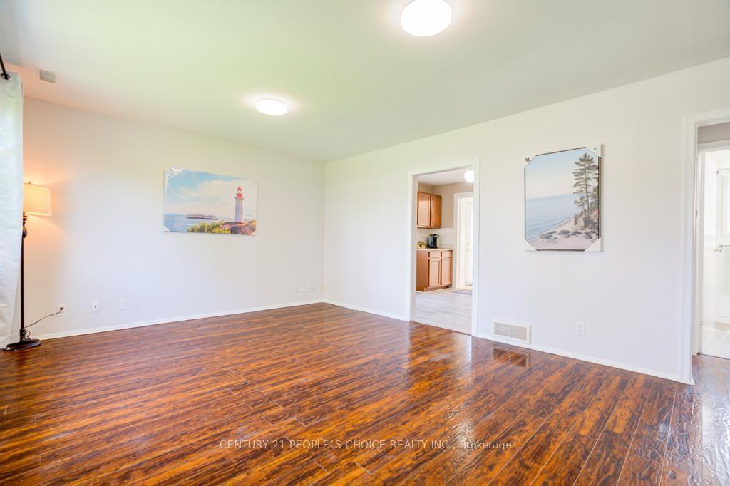 Photo 13 of 7684 Badger Road, Niagara Falls, West Wood — HOMEH