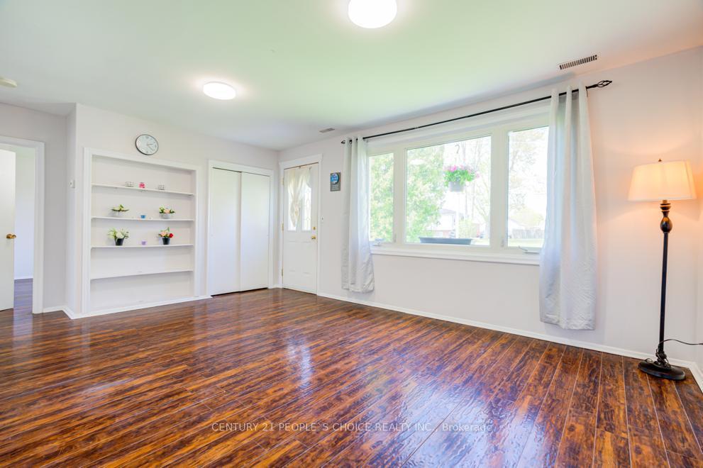 Photo 14 of 7684 Badger Road, Niagara Falls, West Wood — HOMEH