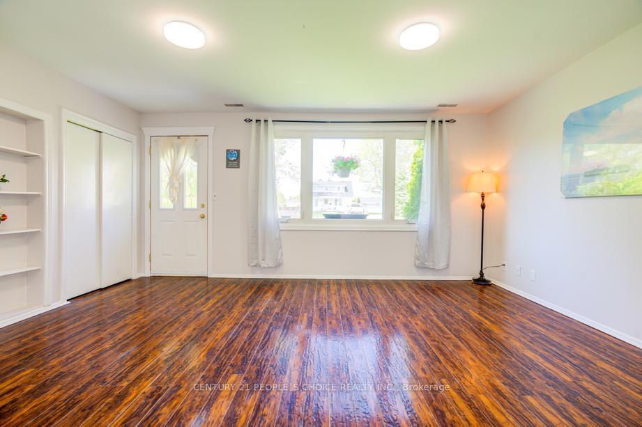 Photo 15 of 7684 Badger Road, Niagara Falls, West Wood — HOMEH