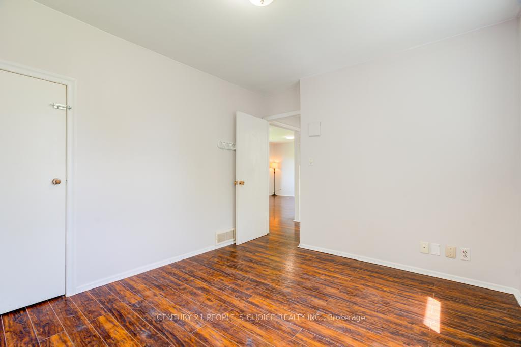 Photo 16 of 7684 Badger Road, Niagara Falls, West Wood — HOMEH
