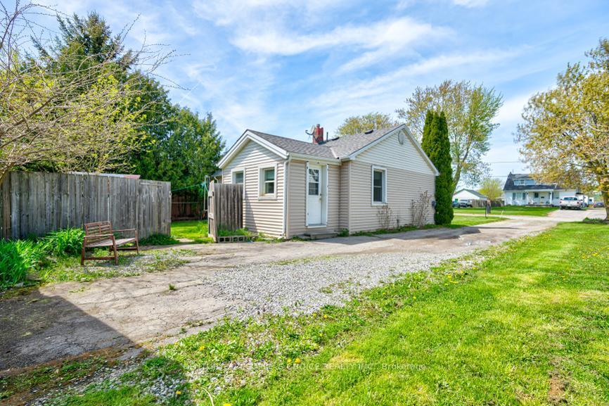 Photo 31 of 7684 Badger Road, Niagara Falls, West Wood — HOMEH