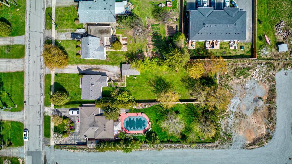 Photo 36 of 7684 Badger Road, Niagara Falls, West Wood — HOMEH