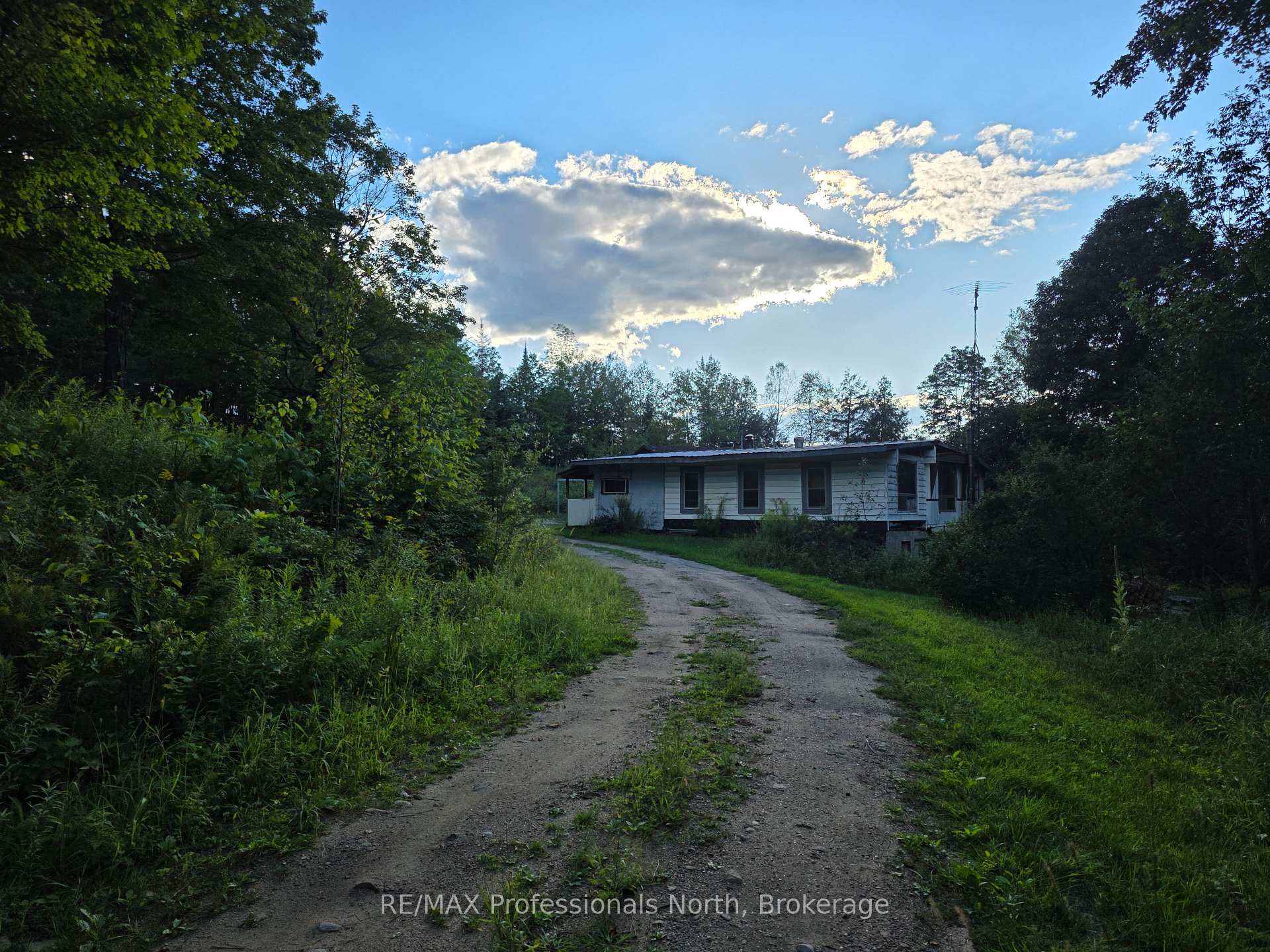 Photo 5 of 1026 Puffer Road, Minden Hills, Minden — HOMEH