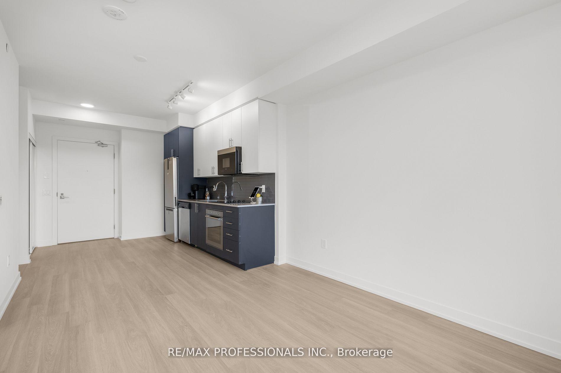 Photo 4 of Unit 411, 415 Main Street W, Hamilton, Kirkendall — HOMEH